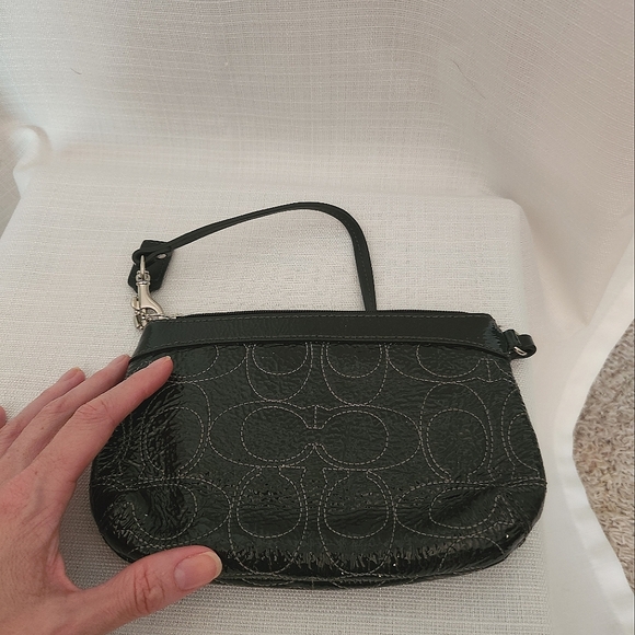Authentic Coach wristlet - Picture 5 of 11